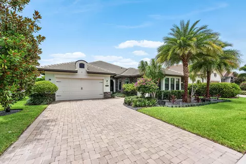 9316 Grand Prix Ln, Boynton Beach, FL 33472