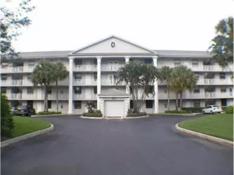 1711 Whitehall Dr #201, Davie, FL 33324