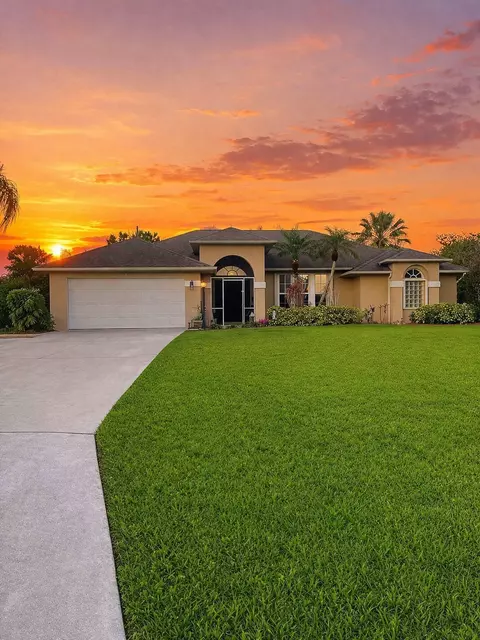 2815 SE Tate Ave, Port Saint Lucie, FL 34984