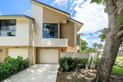 6096 Glendale Dr, Boca Raton, FL 33433