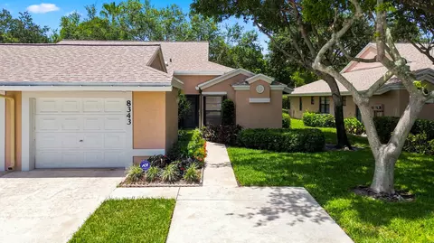 8343 Springlake Dr, Boca Raton, FL 33496