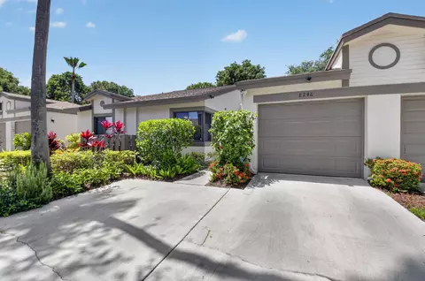 8246 Springview Ter, Boca Raton, FL 33496 photo 2
