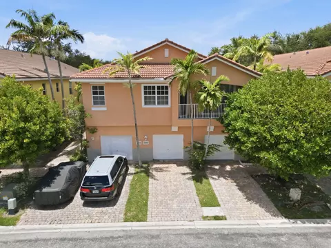 3261 Scarletta Dr, Riviera Beach, FL 33404
