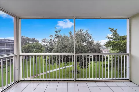 Exterior - 9101 W Sample Rd #402, Coral Springs, FL 33065 photo 3 of 5