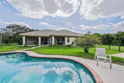8671 155th Pl N, Palm Beach Gardens, FL 33418