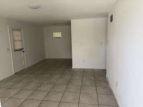 Living - 1531 NE 14th St, Okeechobee, FL 34972 photo 1 of 2
