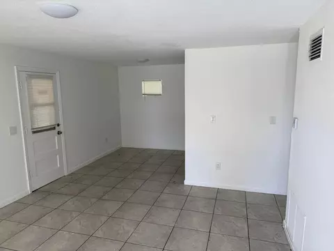 Living - 1531 NE 14th St, Okeechobee, FL 34972 photo 2 of 2