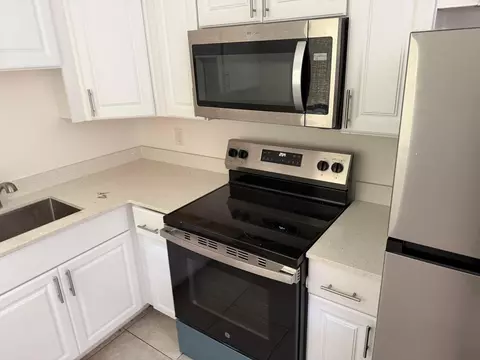 Kitchen - 1531 NE 14th St, Okeechobee, FL 34972 photo 3 of 3