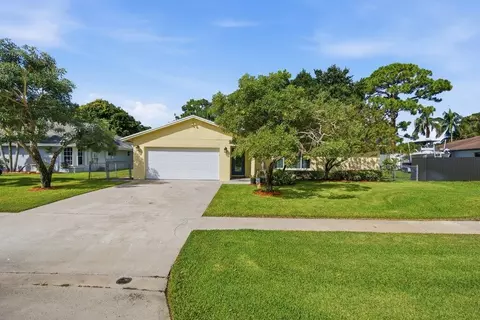 108 Gibraltar St, Royal Palm Beach, FL 33411