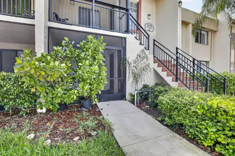 410 Lakeview Dr #103, Weston, FL 33326