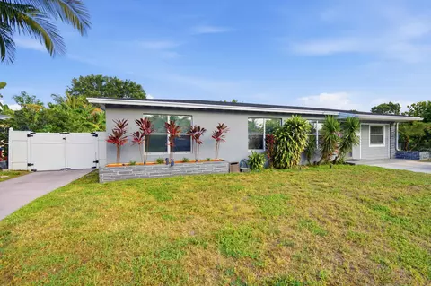 434 Australian Cir, Lake Park, FL 33403