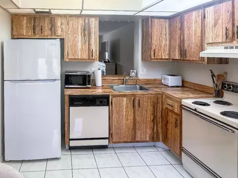 7561 NW 1st St #207, Margate, FL 33063