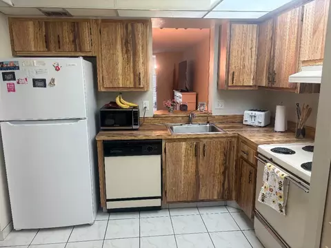 7561 NW 1st St #207, Margate, FL 33063