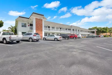 10000 Meridian Way N #15, Palm Beach Gardens, FL 33410