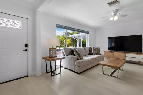 5541 NE 19th Ave, Fort Lauderdale, FL 33308