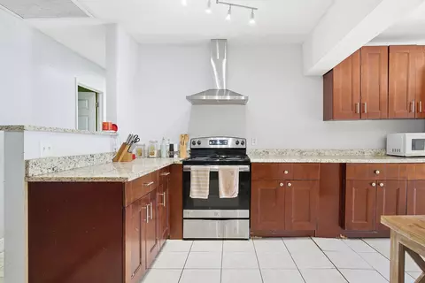 333 Mid Pines Rd, Palm Springs, FL 33461