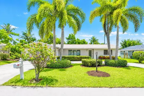 723 SW 27th Ter, Boynton Beach, FL 33435