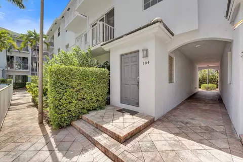 2725 NE 8th Ave #104, Wilton Manors, FL 33334