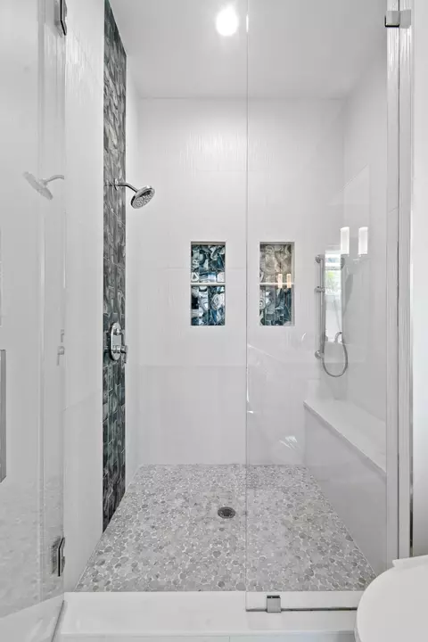 Bath - 4707 SE Manatee Way, Stuart, FL 34997 photo 5 of 6
