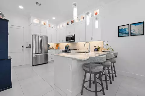 Kitchen - 4707 SE Manatee Way, Stuart, FL 34997 photo 1 of 6