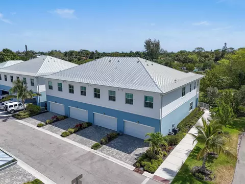 View/Area - 4707 SE Manatee Way, Stuart, FL 34997 photo 3 of 8