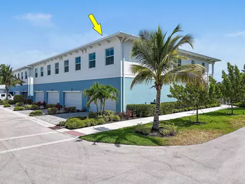 Exterior - 4707 SE Manatee Way, Stuart, FL 34997 photo 6 of 10