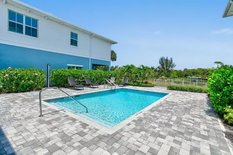 Exterior - 4707 SE Manatee Way, Stuart, FL 34997 photo 7 of 10