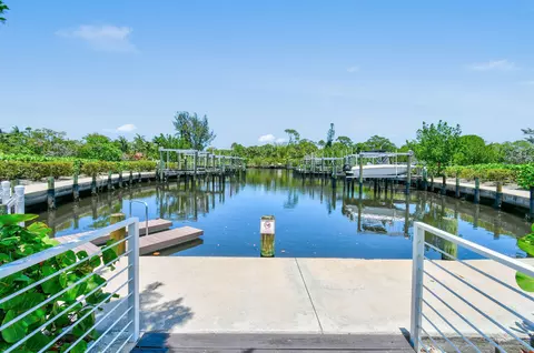 View/Area - 4707 SE Manatee Way, Stuart, FL 34997 photo 7 of 8