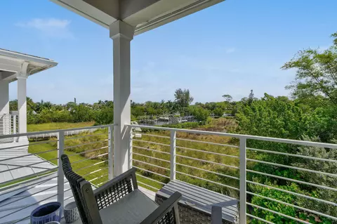Exterior - 4707 SE Manatee Way, Stuart, FL 34997 photo 1 of 10