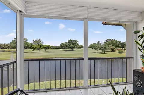 9923 S Hollybrook Lake Dr #305, Pembroke Pines, FL 33025