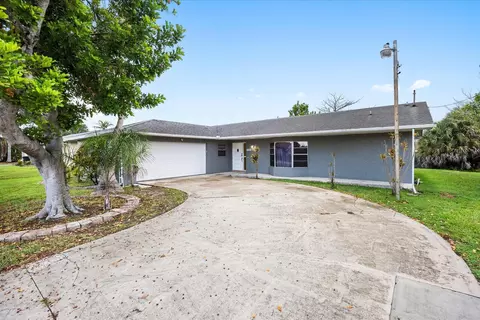 2550 SE Hemsing St, Port Saint Lucie, FL 34984