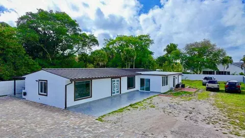 696 Arlington Dr, West Palm Beach, FL 33415
