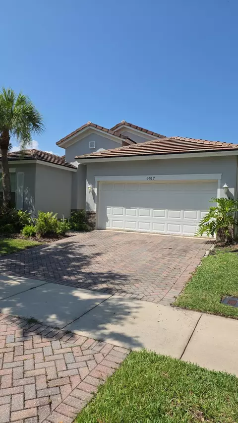 9517 SW Flowermound Cir, Port Saint Lucie, FL 34987