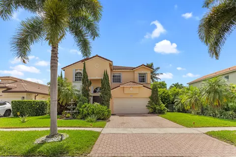 1021 NW 185th Ave, Pembroke Pines, FL 33029