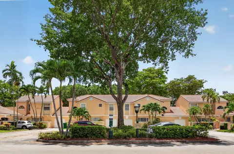 11451 Lakeview Dr #3A, Coral Springs, FL 33071