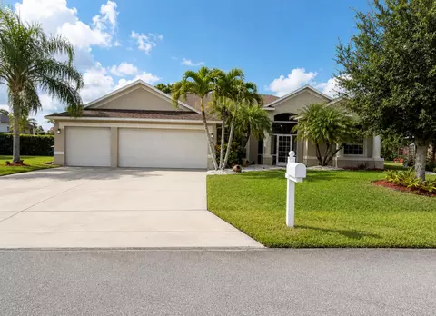 2811 Serenity Cir S, Fort Pierce, FL 34981