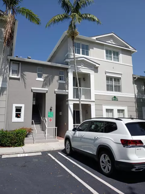 2127 Shoma Dr, Royal Palm Beach, FL 33414