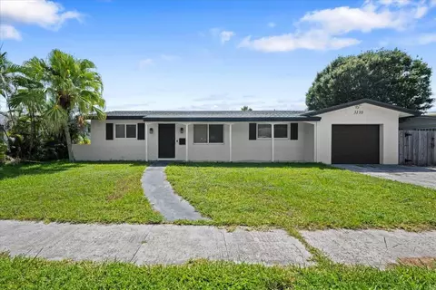 3130 Capri Rd, Palm Beach Gardens, FL 33410