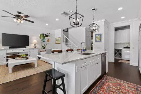 Kitchen - 350 Caravelle Dr, Jupiter, FL 33458 photo 6 of 8