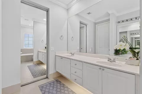 Bath - 350 Caravelle Dr, Jupiter, FL 33458 photo 2 of 7