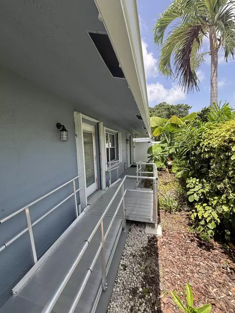 721 E Coast Ave, Lantana, FL 33462