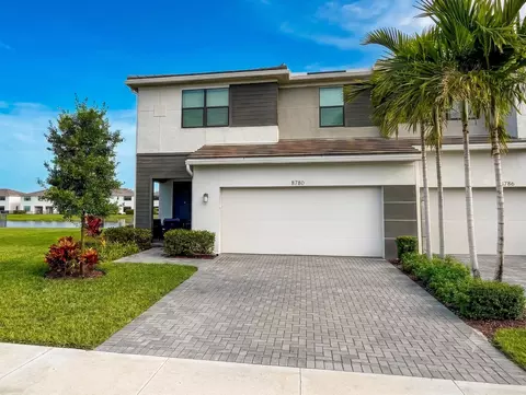 8780 Antarus Dr, Lake Worth, FL 33467