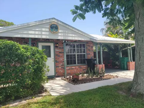 715 SE Forgal St, Port Saint Lucie, FL 34983
