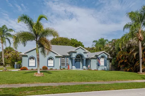 8173 SE Carlton St, Hobe Sound, FL 33455