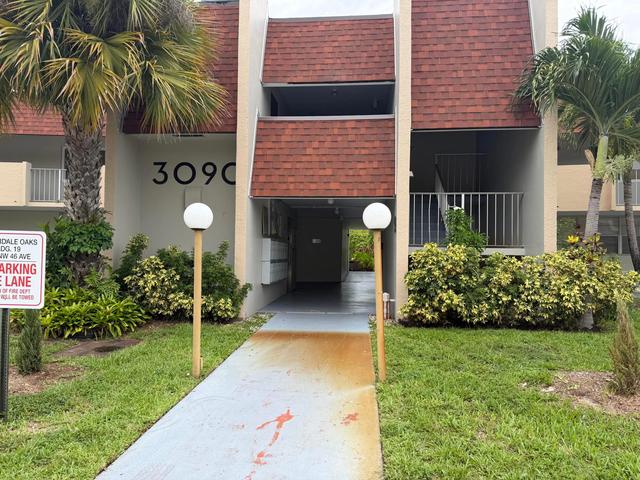 3090 NW 46th Ave #211C, Lauderdale Lakes, FL 33313