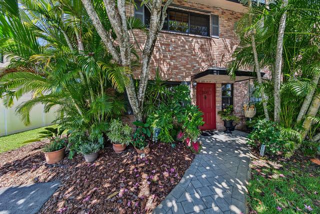 2130 NE 9th Ave, Wilton Manors, FL 33305