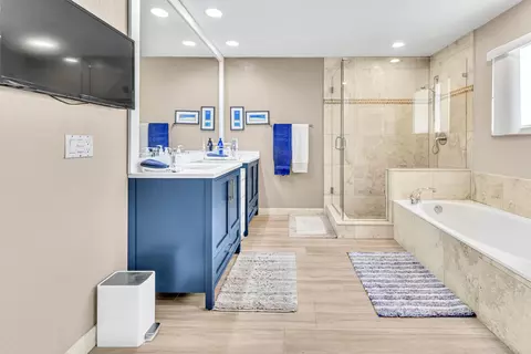 Bath - 5428 Pointe Villa Dr #E, Lighthouse Point, FL 33064 photo 4 of 5