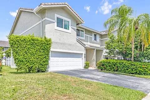 Exterior - 5428 Pointe Villa Dr #E, Lighthouse Point, FL 33064 photo 3 of 3