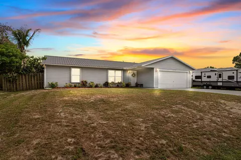 1098 SW Janette Ave, Port Saint Lucie, FL 34953