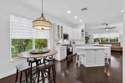 Kitchen - 265 Swallowtail Ln, Jupiter, FL 33458 photo 4 of 6